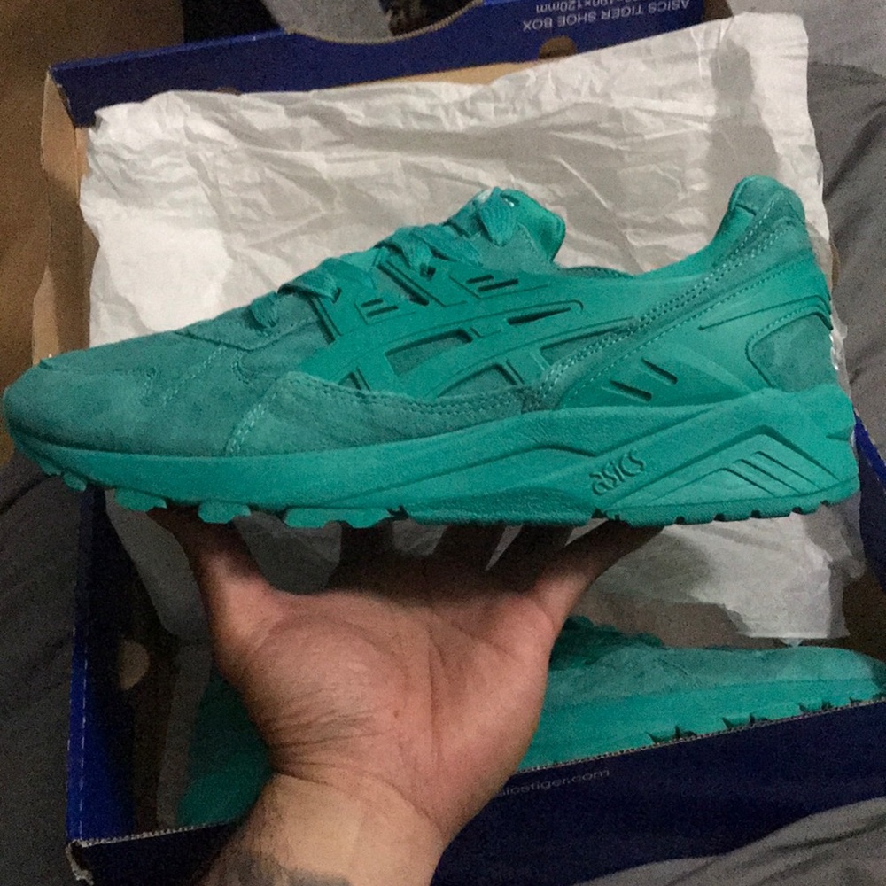 Asics Kayano trainer spectra green